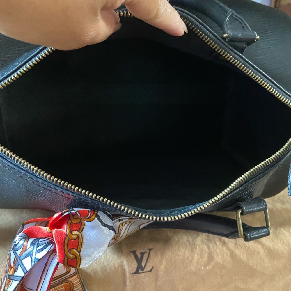 LV Epi Black Boston - Picture 6 of 6